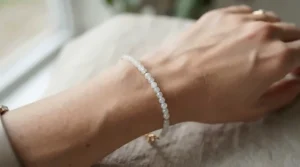 A classic white akoya pearl bracelet elegantly displayed on a wrist